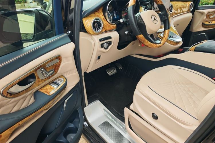 Used Mercedes-Benz V-Class 