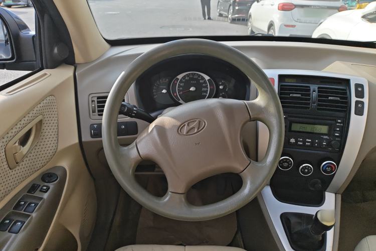 Used Hyundai Tucson 2009 2.0L Manual Two-Wheel Drive Fashion Edition
