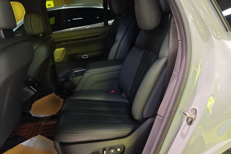 Used Nio ES8 2024 75 kWh Executive Edition Left Rear Seat