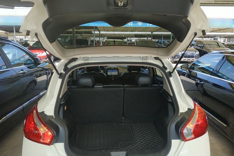 Used Nissan Tiida 2011 1.6L CVT Smart Version