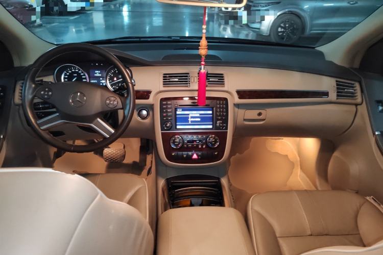 Used Mercedes-Benz R-Class 2011 R 350 L 4MATIC