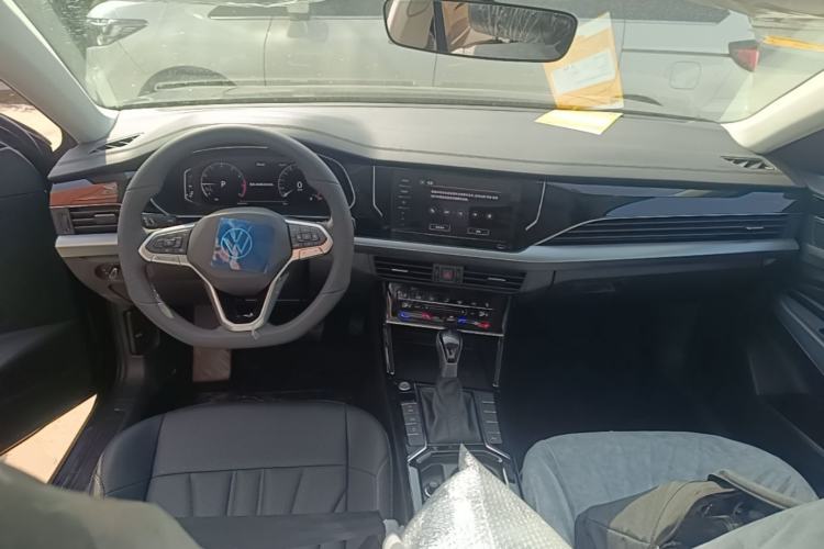 Used Volkswagen Passat 2026 Model, Outstanding 380TSI Xingkong Longteng Edition
