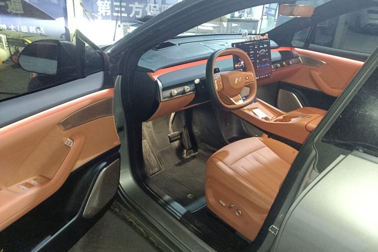 Used ONVO L60 2024 60 kWh Rear-Drive Version
