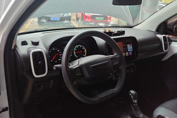 Used Roewe Clever 2022 311km QiQi BoBo Edition Center Console