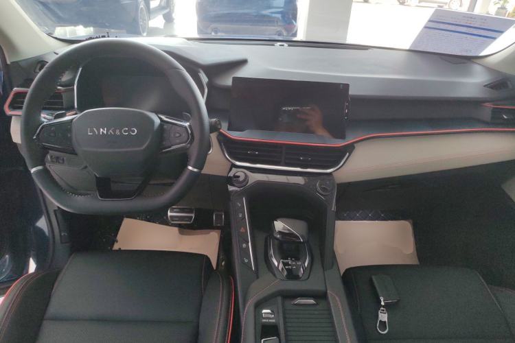 Used Lynk & Co 06 2020 1.5T YAO Halo Center Console