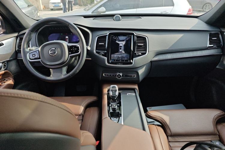 Used Volvo XC90 New Energy 2025 T8 Luxury Prestige 7-Seater Center Console
