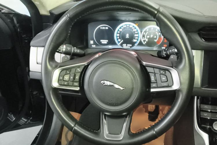 Used Jaguar XFL 2018 XFL 2.0T 250 PS Luxury Edition
