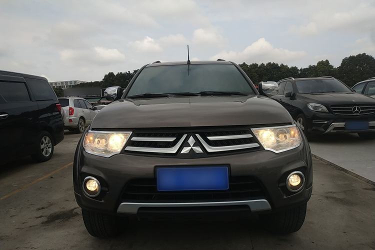 Used Mitsubishi Pajero Sport 2013 3.0L Automatic 4x4 Executive Edition
