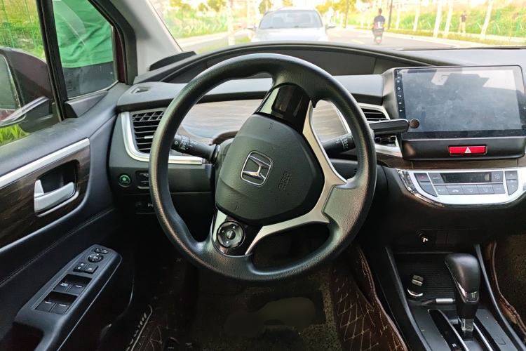 Used Honda Jade 2017 1.8L automatic Comfort version 5 seats Steering Wheel