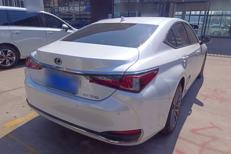 Used Lexus ES 2022 200 Excellence Edition
