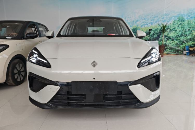 Used Baojun Yunhai 2024 140km Plug-in Hybrid Version Front