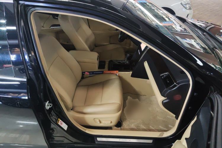 Used Toyota Camry 2015 2.5G Luxury Navigation Edition Right Front Seat