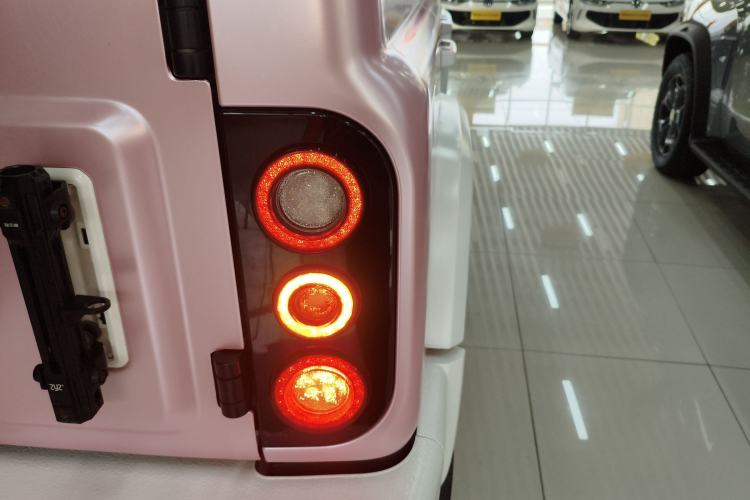 Used 212 T01 2024 2.0T Explorer