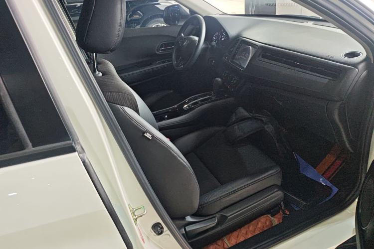 Used Honda Vezel 2020 1.5L CVT Pioneer Edition Right Front Seat