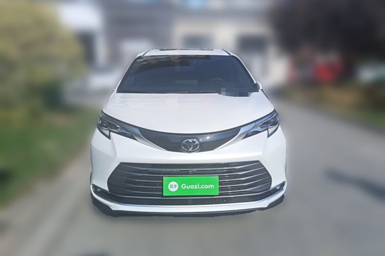 Used Toyota Sienna 2026 Model 2.5L Dual-Engine Four-Wheel-Drive Premium Edition