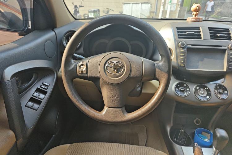 Used Toyota RAV4 2012 Luxurious Edition 2.0L Automatic All-Wheel Drive
