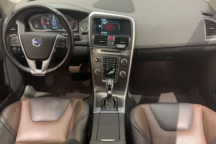 Used Volvo XC60 2015 T5 AWD Zhiyuan Edition Center Console