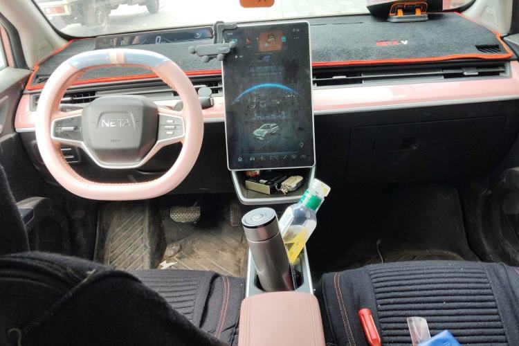 Used NETA V 2022 Chao 400 Lite Pink Custom Edition Center Console
