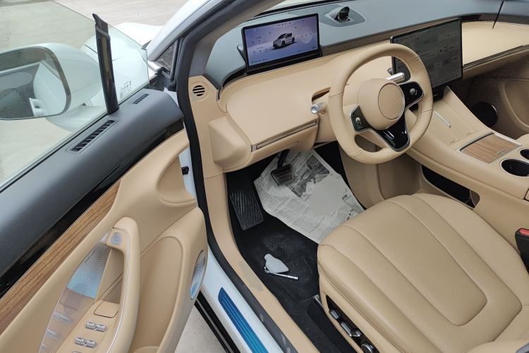 Used Hima Luxeed R7 2024 All-Electric 736 km Ultra