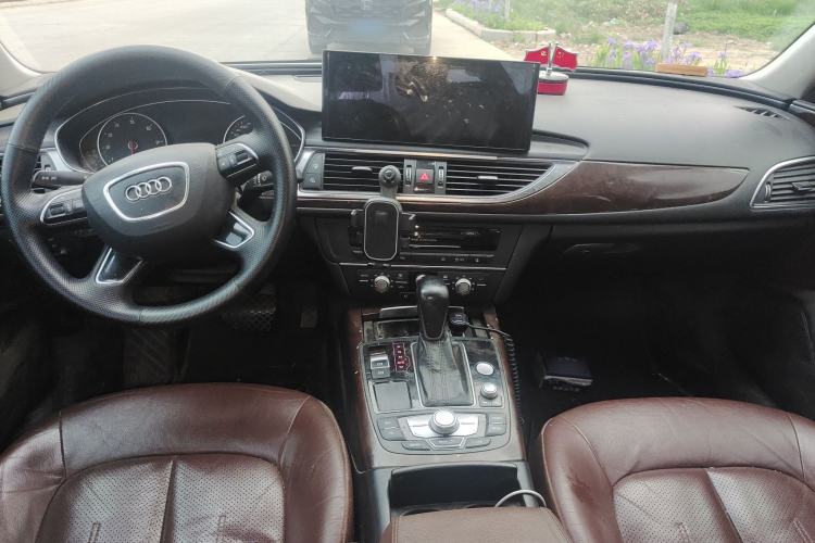 Used Audi A6L 2018 30th Anniversary Edition 35 TFSI Fashion Model Center Console