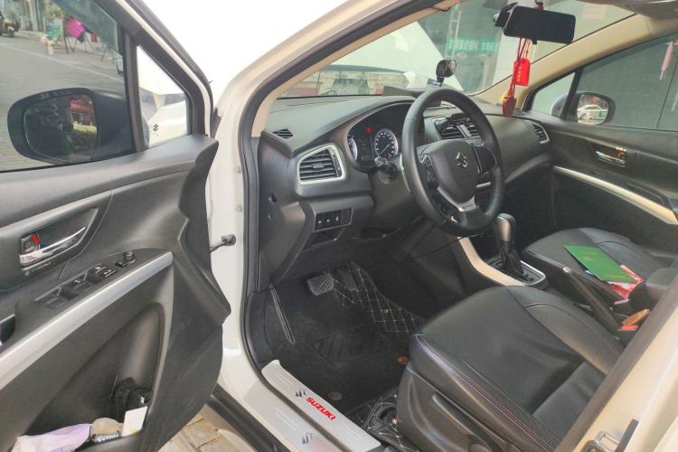 Used Suzuki S-Cross 2014 1.6L CVT Two-Wheel Drive Elite Version
