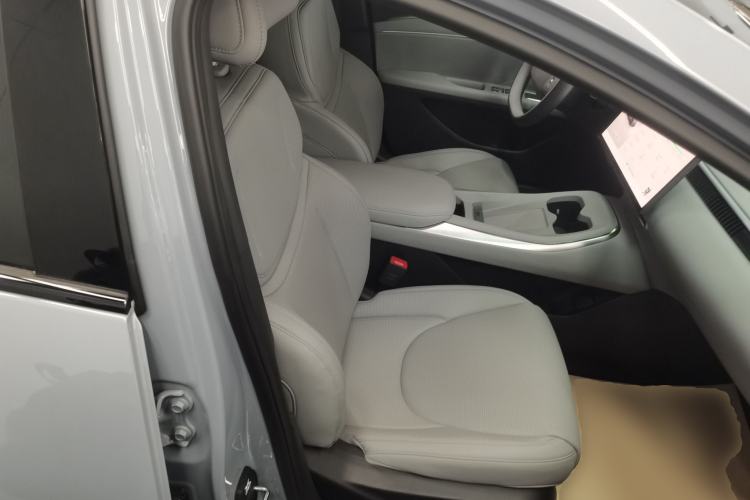 Used XPeng MONA M03 2025 600 with Ultra-Long Range Max Right Front Seat