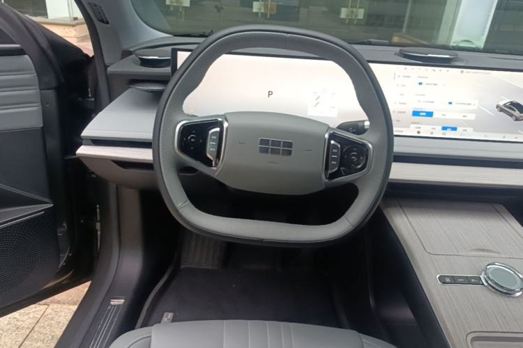 Used Geely Galaxy E8 2024 550 km Range Rear-Wheel-Drive PRO
