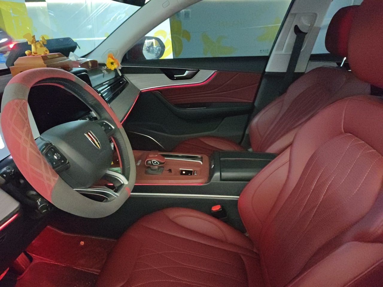 Hongqi HS5 2025 2.0T Two-Wheel Drive Flagship Pro Edition - Chinese Trim Xiang — снимка 15