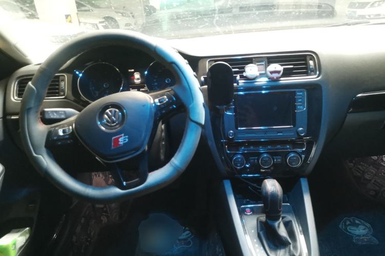 Used Volkswagen Sagitar 2018 280TSI DSG Luxury Model Steering Wheel