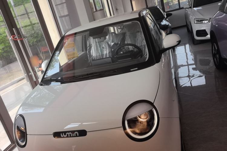 Used CHANGAN NEVO Lumin 2025 205 km Xiangqin Version Front