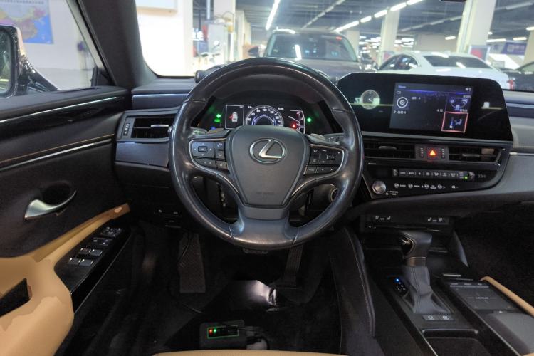 Used Lexus ES 2021 300h Deluxe Edition