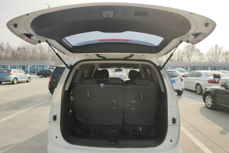 Used Baojun 730 2021 1.5L Manual Fashion Version 7 Seats Trunk