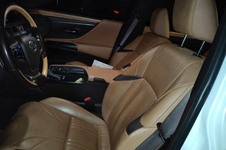 Used Lexus ES 2020 300h Premium Edition