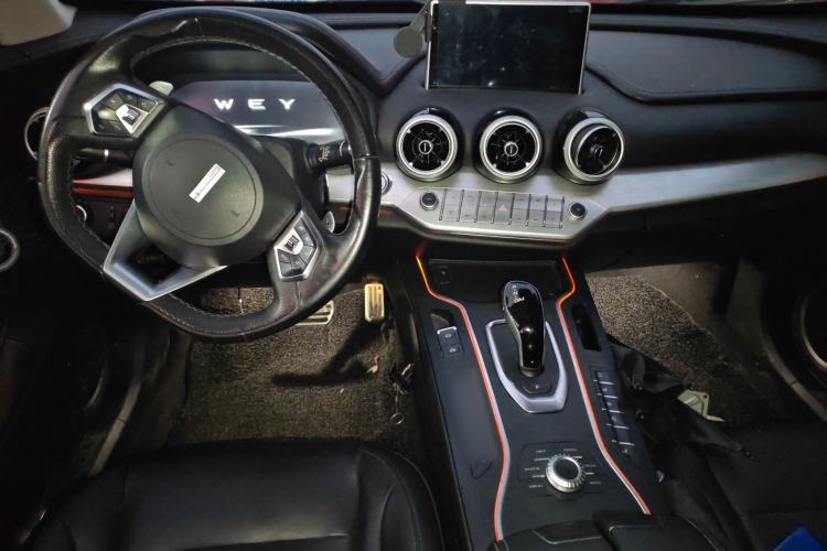 Used Wey VV7 2019 Upgraded Model 2.0T Flagship Version China VI Center Console