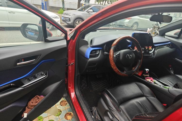 Used Toyota C-HR 2018 2.0L Leading Edition China VI Driver Seat