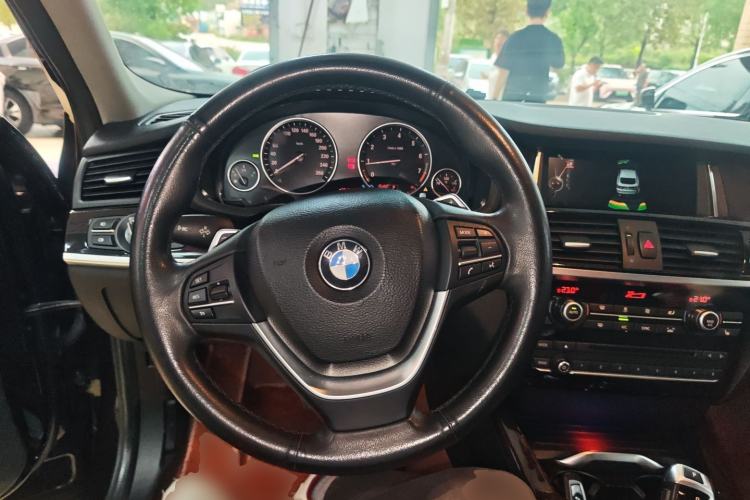 Used BMW X4 2014 xDrive20i X Design Package Steering Wheel