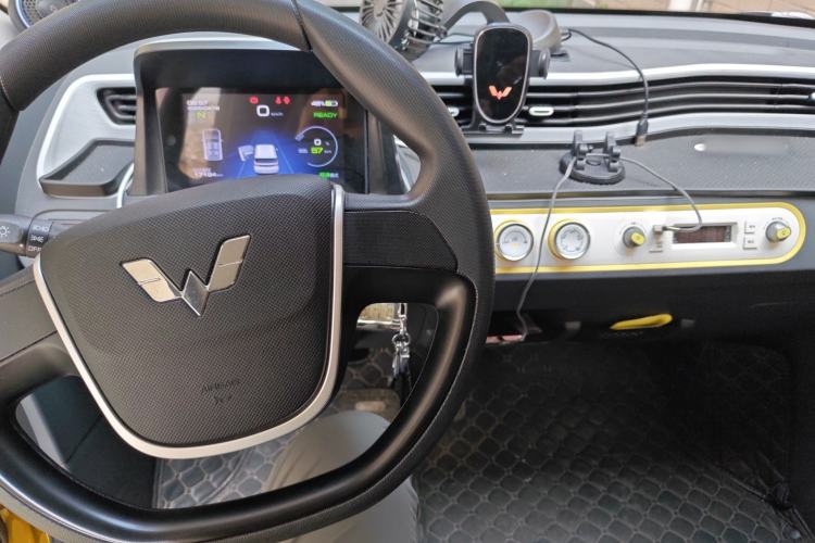 Used Wuling Hongguang MINIEV 2021 Macaron Fashion Model Lithium Iron Phosphate
