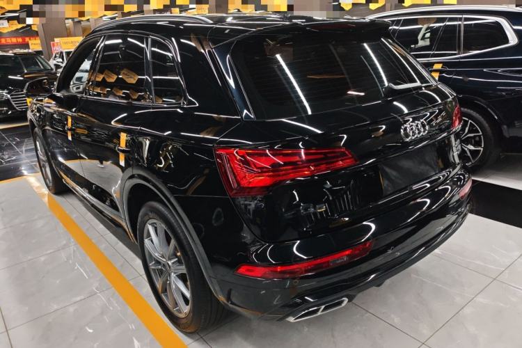 Used Audi Q5L 2023 40T Luxury Dynamic Model Rear Left 45 Deg