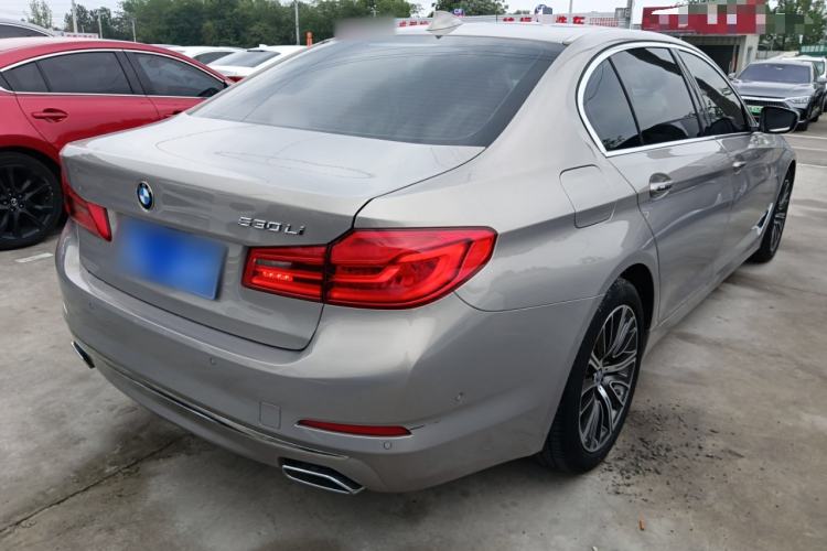 Used BMW 5 Series 2018 Revised Version 530Li Leading Edition Luxury Package Rear Right 45 Deg