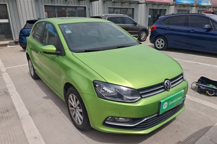 Used Volkswagen Polo 2014 1.6L Automatic Luxury Edition Front Right 45 Deg