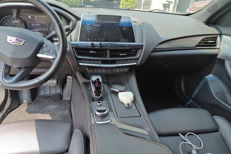 Used Cadillac CT5 2020 Revised 28T Platinum Sport Edition Center Console