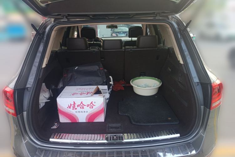 Used Volkswagen Touareg 2011 3.0 TDI Diesel Standard Version Trunk