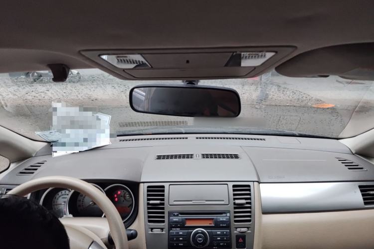 Used Nissan Tiida Sedan 2008 1.6L Manual Fashion Edition Headliner