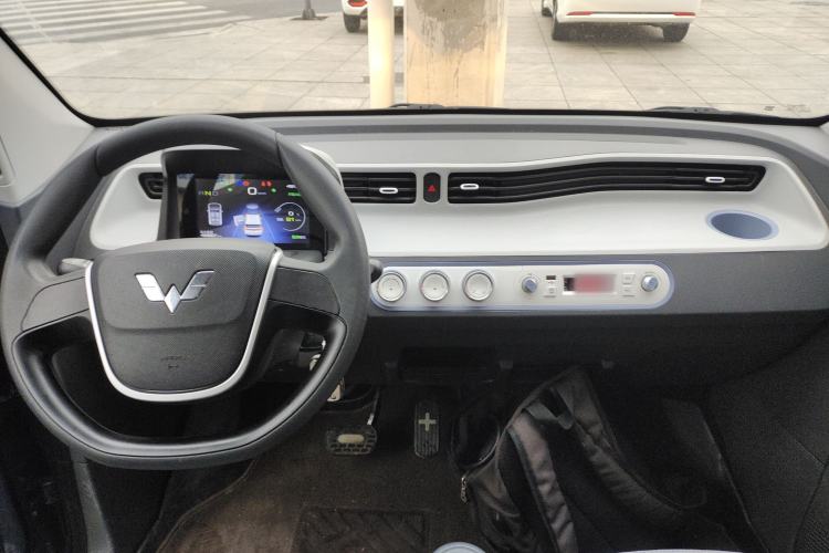 Used Wuling Hongguang MINIEV 2021 Macaron Premium Model – Lithium Iron Phosphate Center Console
