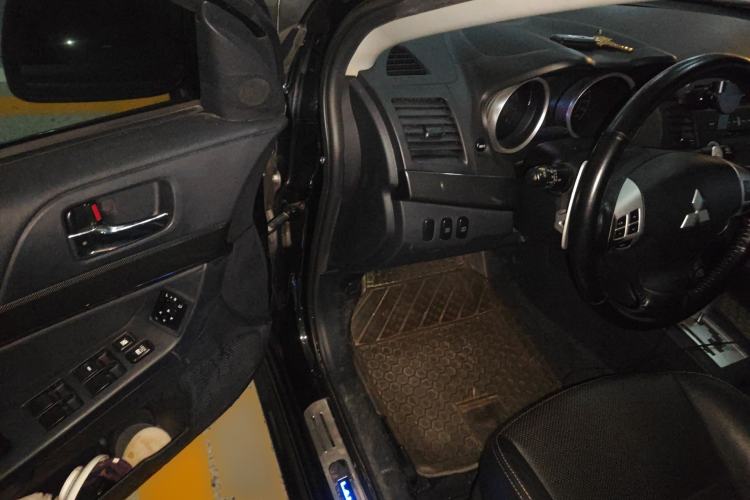 Used Mitsubishi Lancer EX 2010 Sport Version 2.0L CVT Flagship Edition Driver Seat