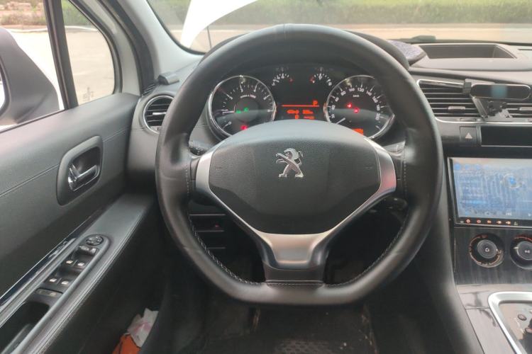 Used Peugeot 3008 2015 2.0L Automatic Classic Edition

