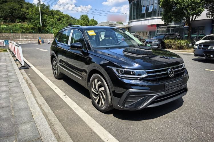 Used Volkswagen Tiguan L 2025 Model, Outstanding Version, 300TSI Automatic Two-Wheel Drive Longteng Edition