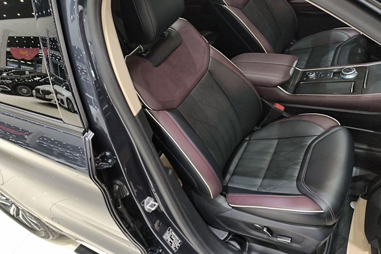 Used Ford Explorer 2023 EcoBoost 285 Four-Wheel Drive Titanium Edition 7-Seater
