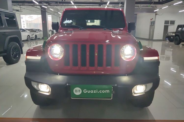 Used Jeep Wrangler 2019 2.0T Sahara Four-Door Version China VI Emission Standard
