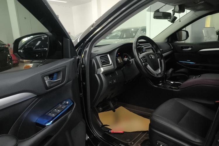 Used Toyota Highlander 2015 2.0T Two-Wheel Drive Luxury Edition 7 Seats Driver Seat